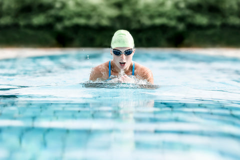 Avantages de la natation pour les maux de dos